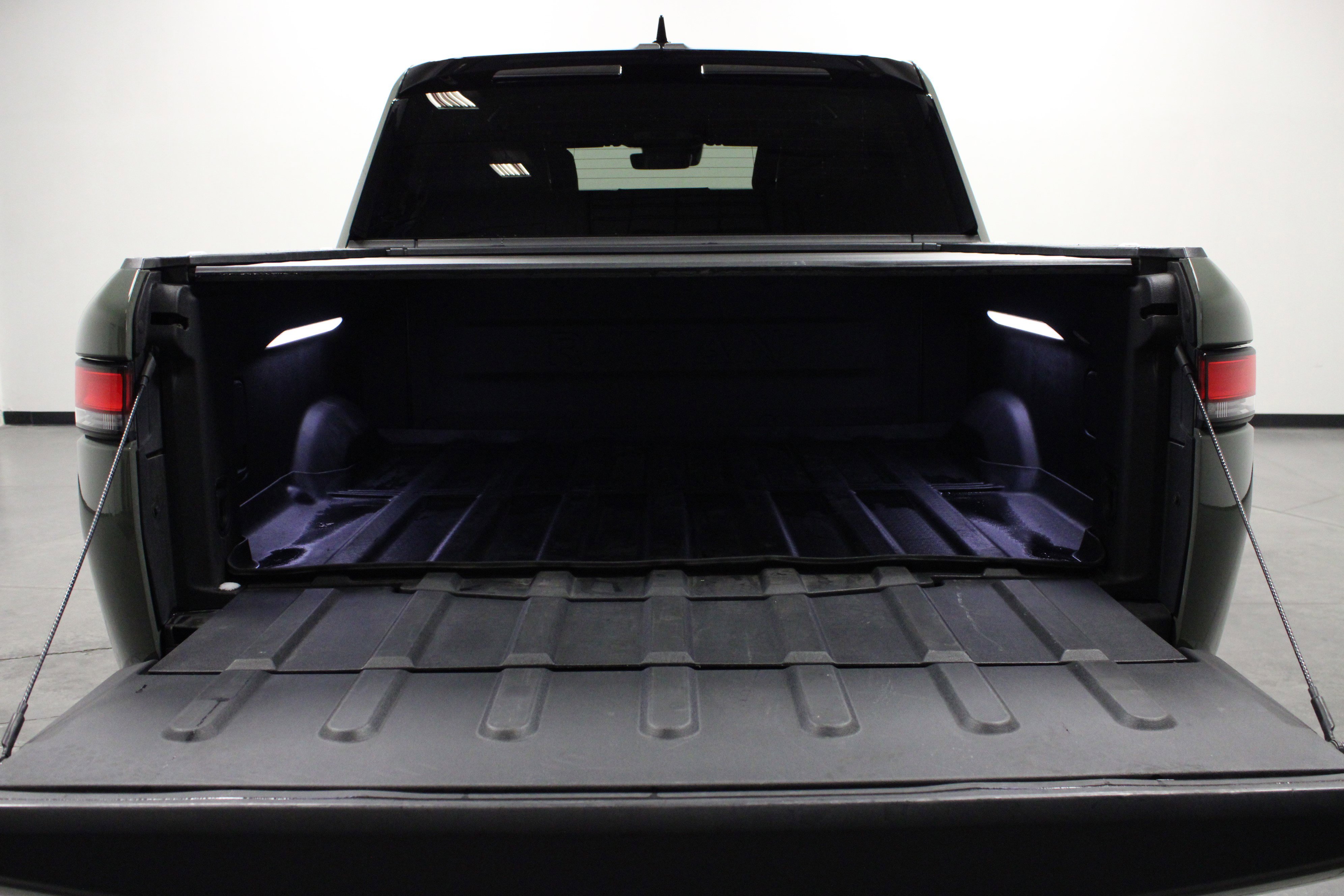 Used 2022 Rivian R1T Launch Edition image 14