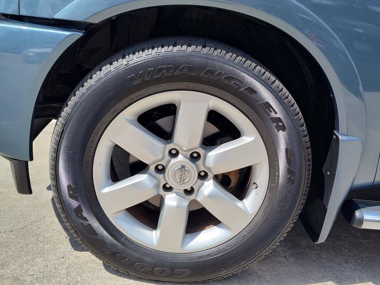Used 2010 Nissan Titan LE RWD image 12