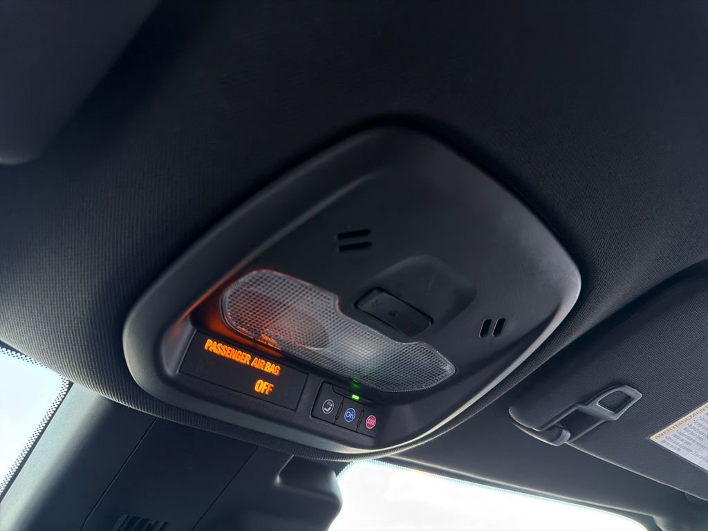 Used 2025 Chevrolet Trax RS w/ Driver Confidence Package image 32