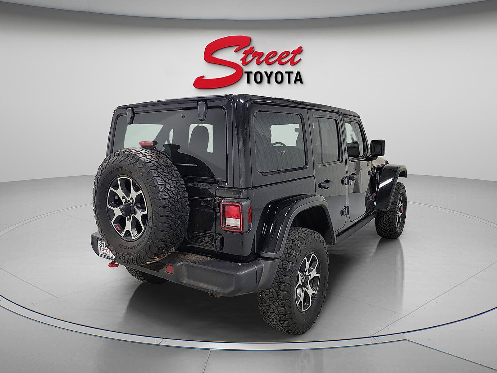 Used 2022 Jeep Wrangler Unlimited Rubicon w/ Cold Weather Group image 4