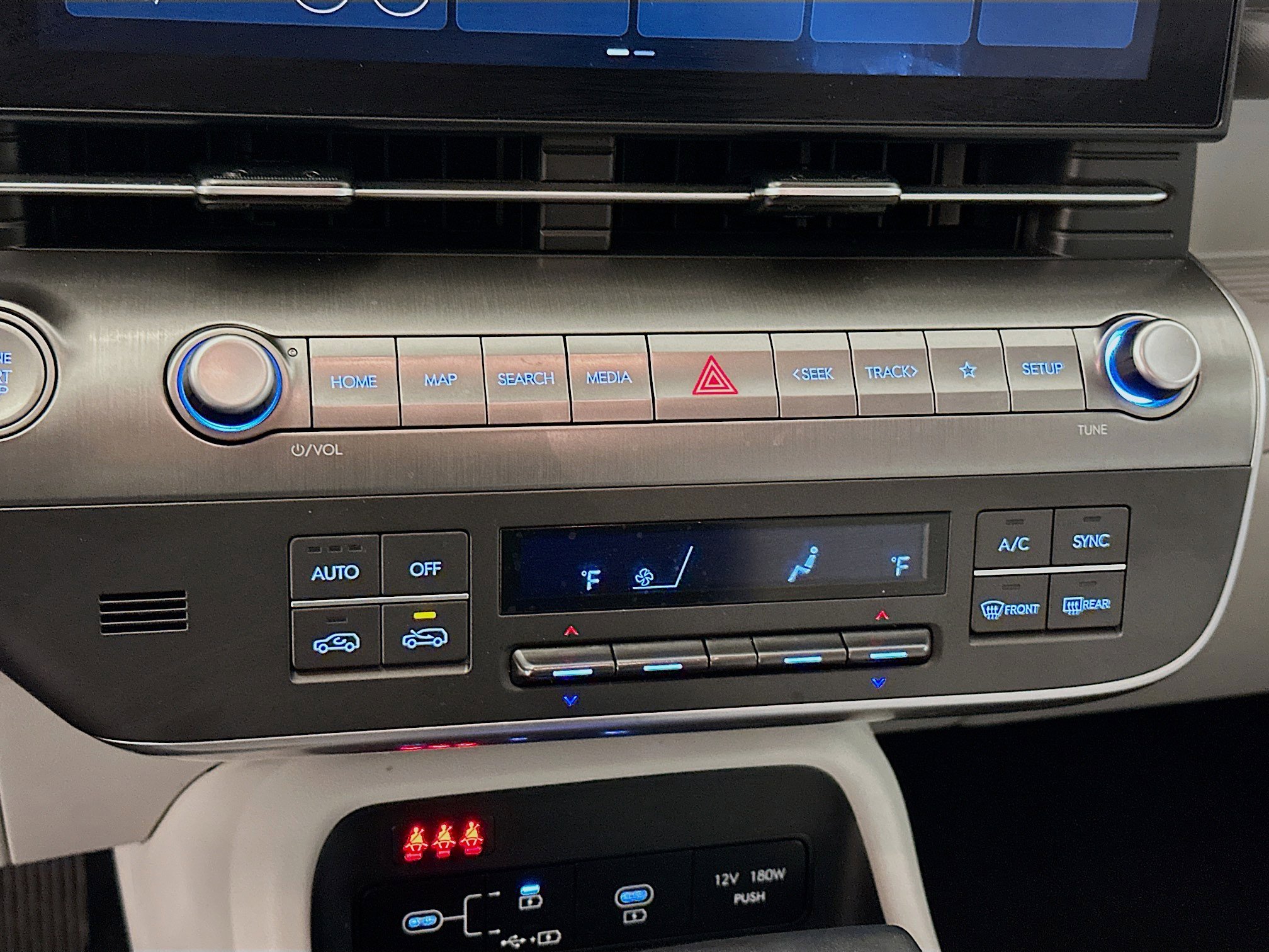 Used 2025 Hyundai Kona SEL image 24