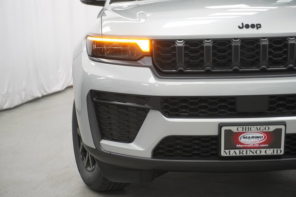 New 2026 Jeep Grand Cherokee Altitude AWD/4WD image 6