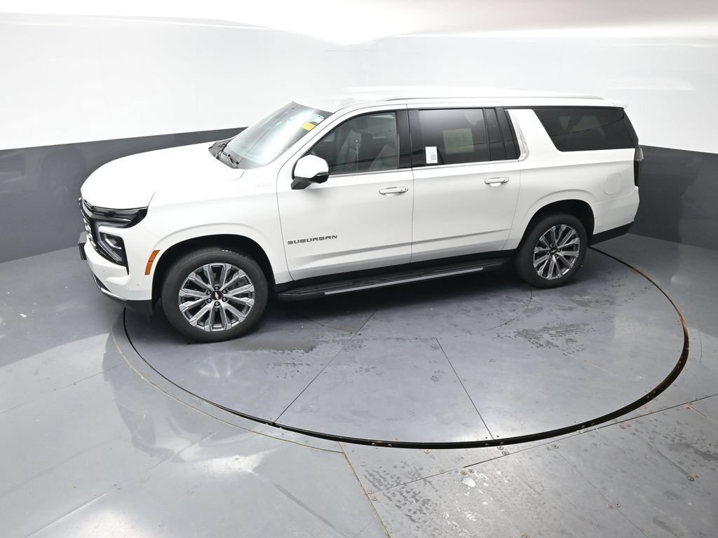 Used 2025 Chevrolet Suburban High Country AWD/4WD image 47