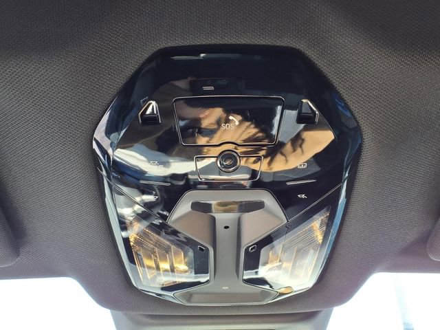 Used 2022 BMW iX xDrive50 w/ Premium Package image 13