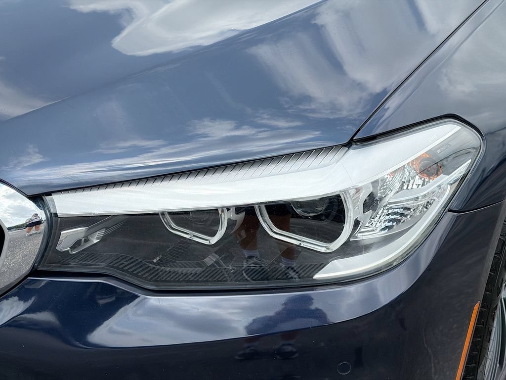Used 2020 BMW 530i xDrive w/ Convenience Package AWD/4WD image 9