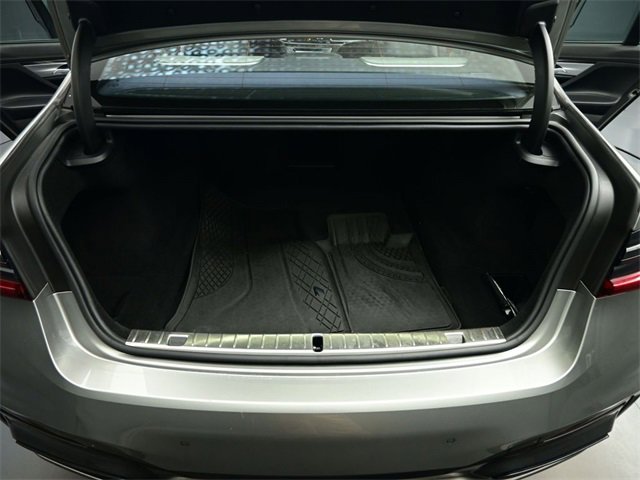 Used 2022 BMW 740i xDrive 740i xDrive w/ M Sport Package image 38