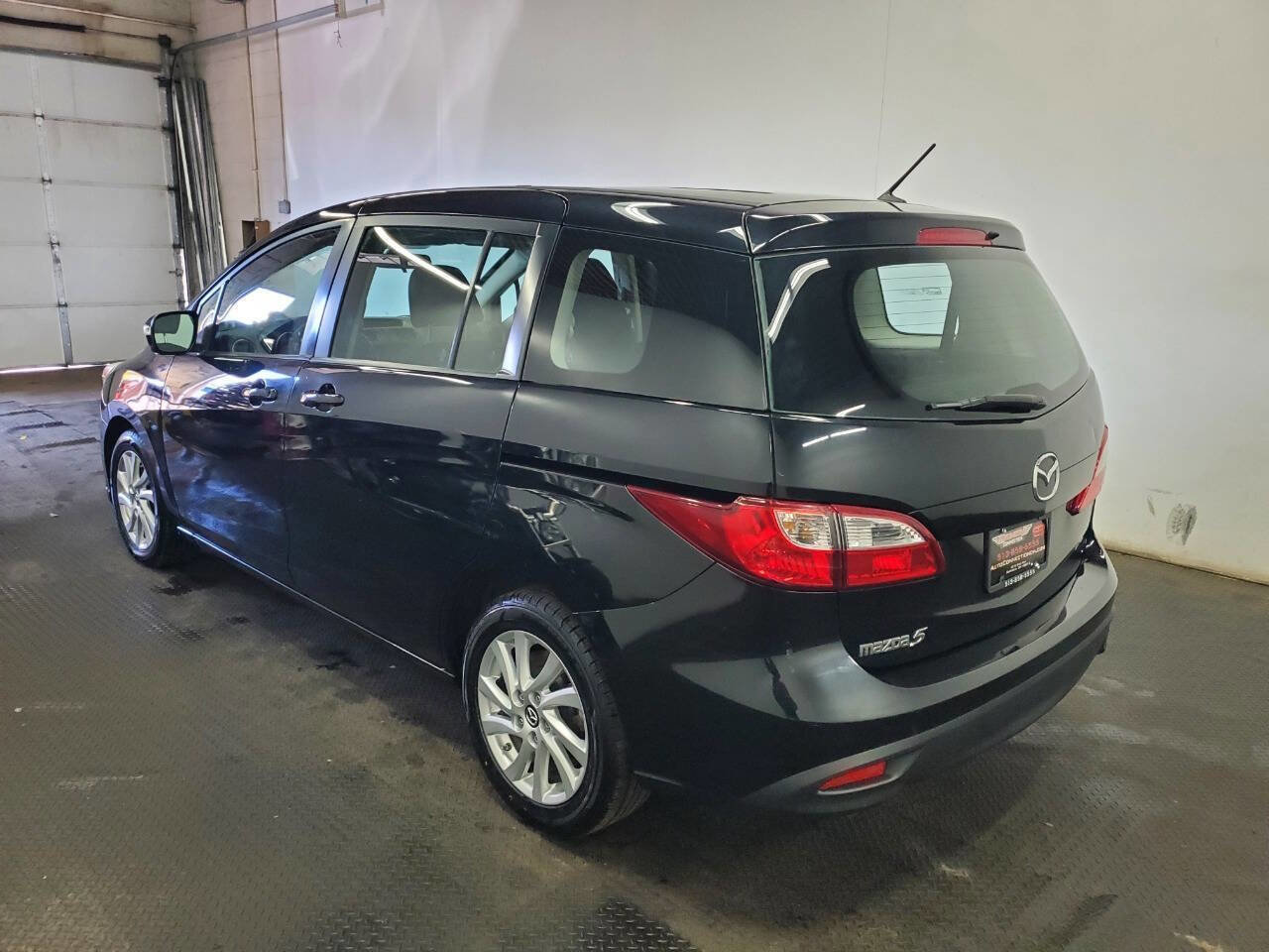 Used 2013 MAZDA MAZDA5 Sport image 5