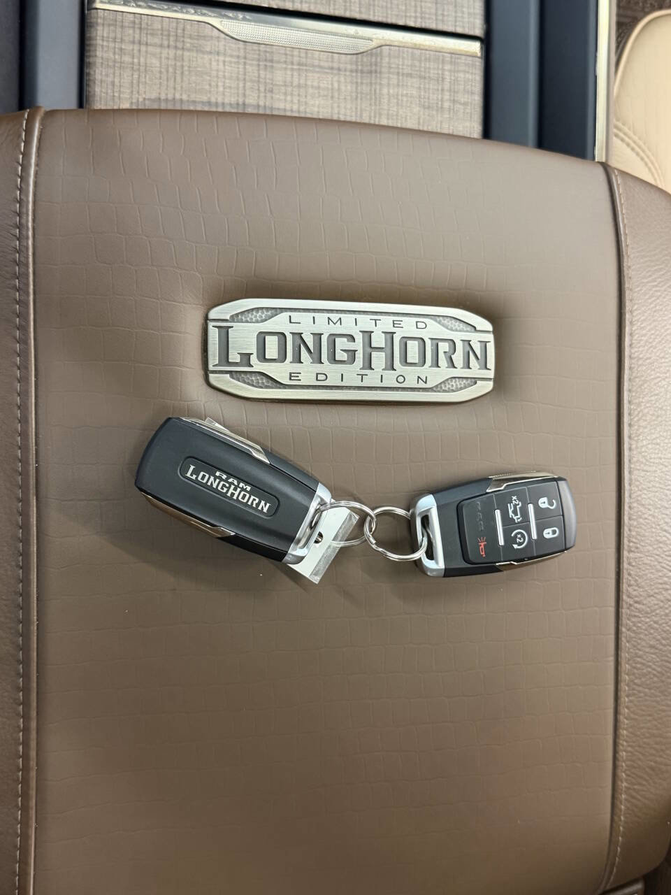 Used 2024 RAM 2500 Limited w/ Safety Group image 22