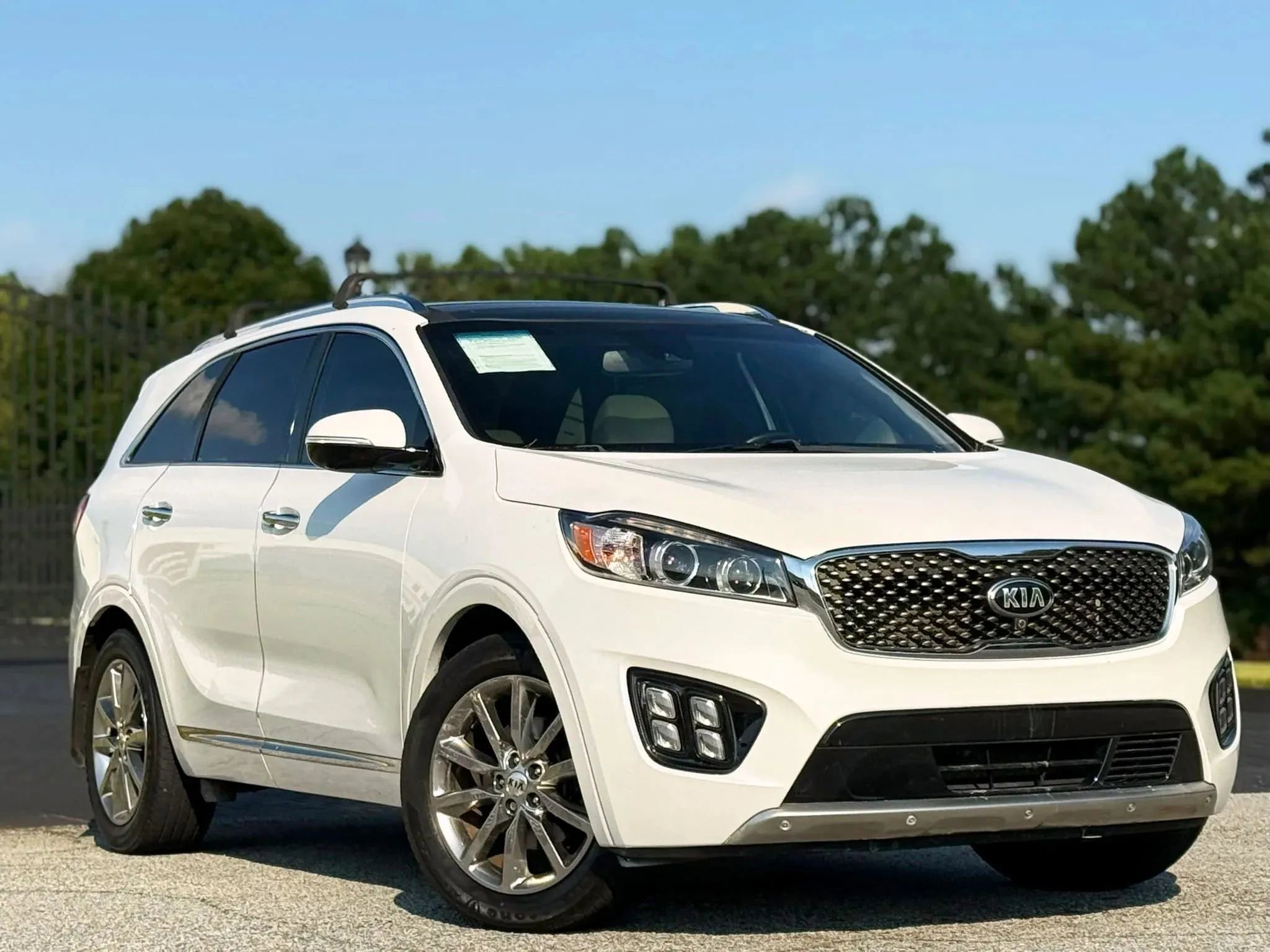 Used 2018 Kia Sorento SX image 5