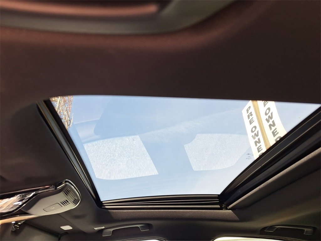 Used 2020 BMW 330i Sedan w/ Driving Assistance Package image 14