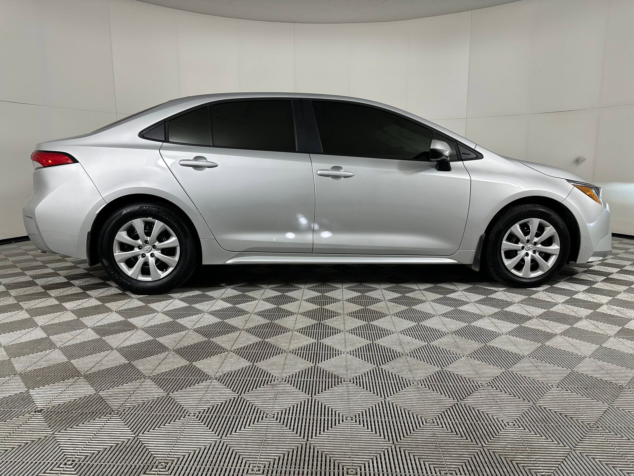 Used 2025 Toyota Corolla LE image 7