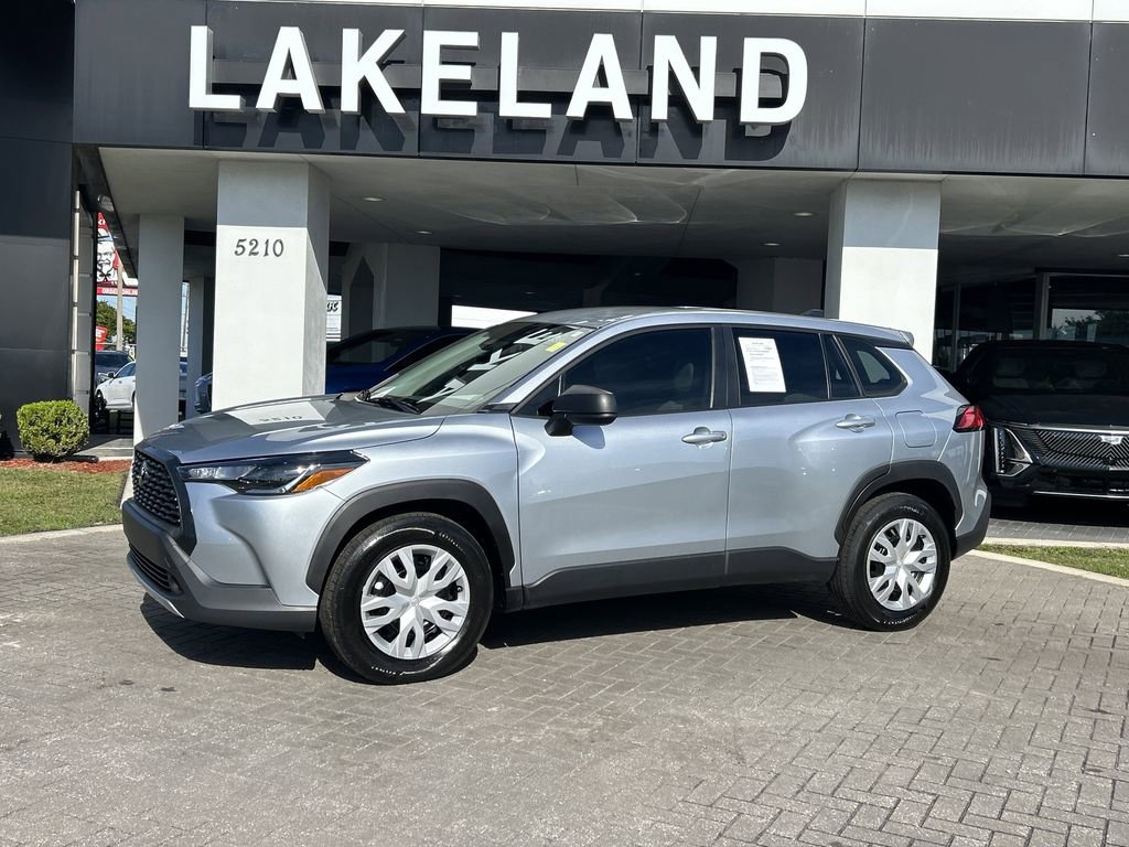 Used 2023 Toyota Corolla Cross L image 2