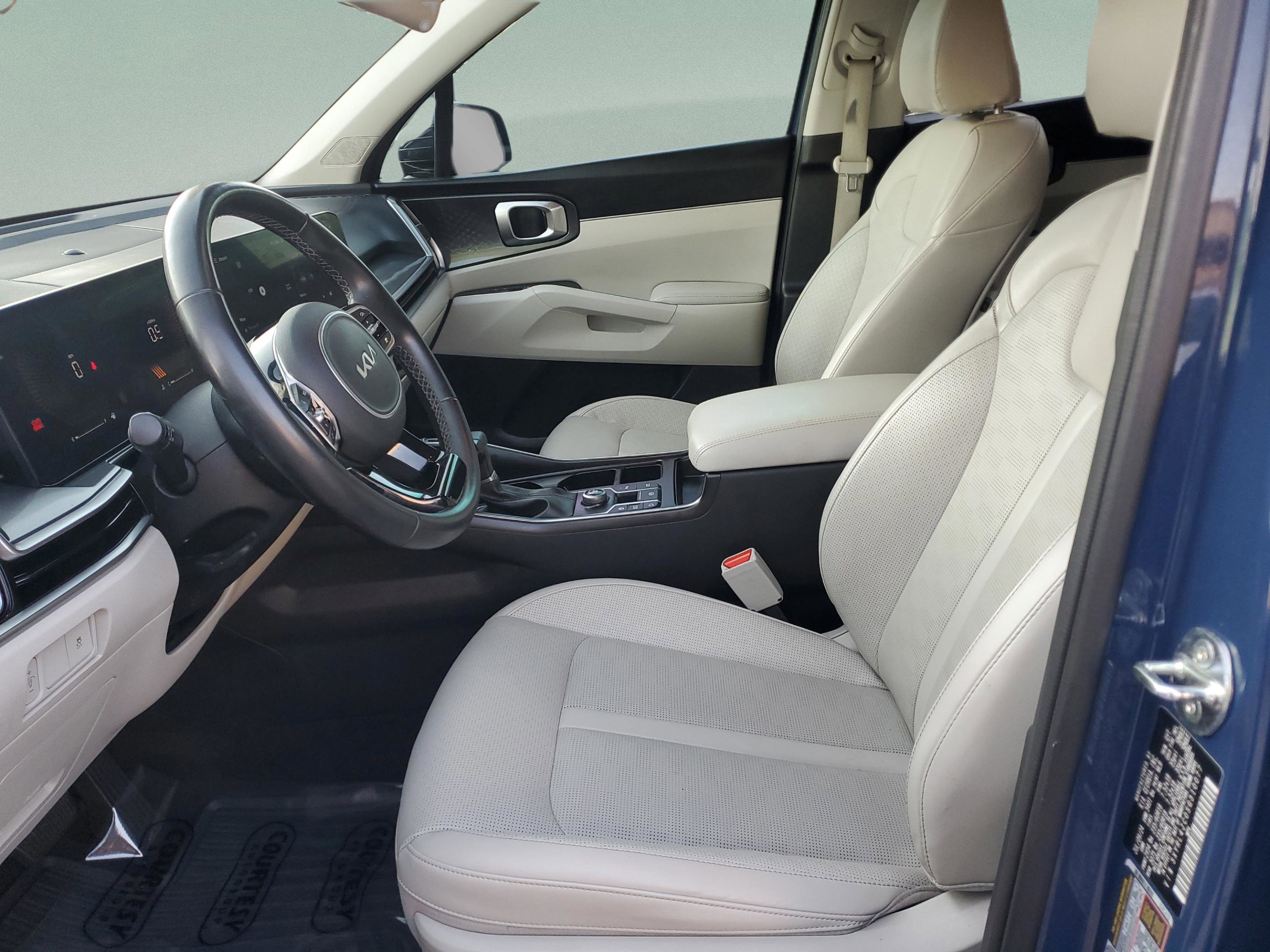 Certified 2025 Kia Sorento S image 19