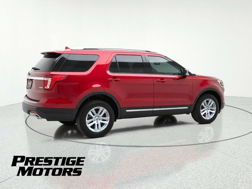 Used 2018 Ford Explorer XLT w/ Equipment Group 201A AWD/4WD image 8