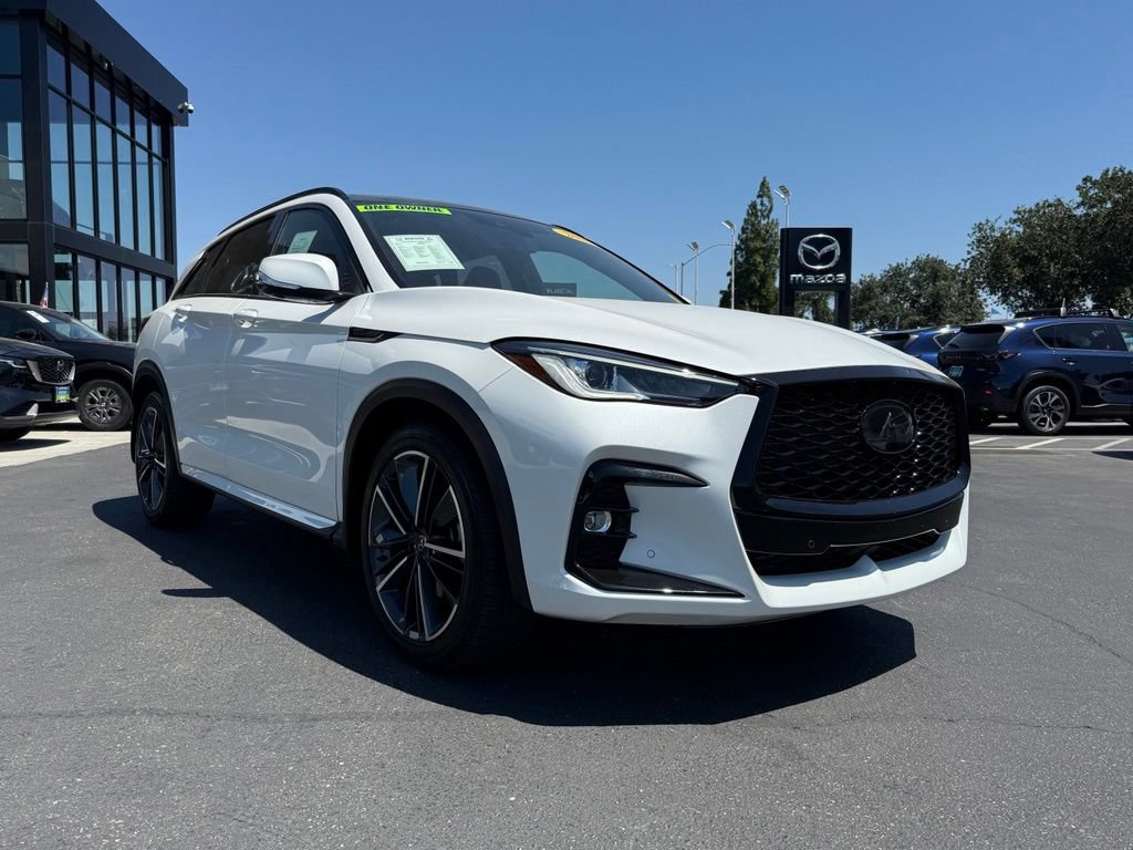 Used 2025 INFINITI QX50 Sport AWD/4WD image 2