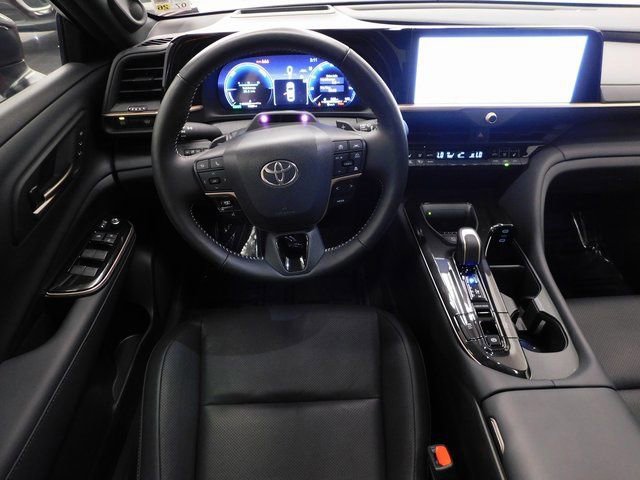 Used 2025 Toyota Crown Platinum image 32