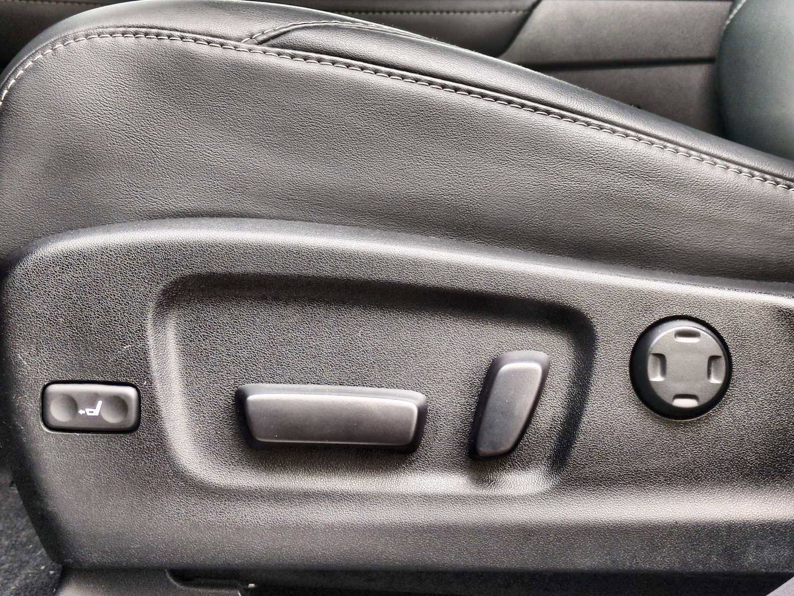 Used 2022 Lexus RX 450h AWD w/ Luxury Package image 17