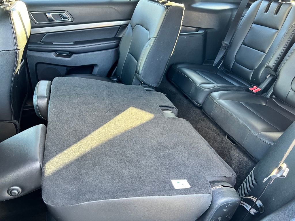 Used 2018 Ford Explorer XLT w/ Equipment Group 202A image 14