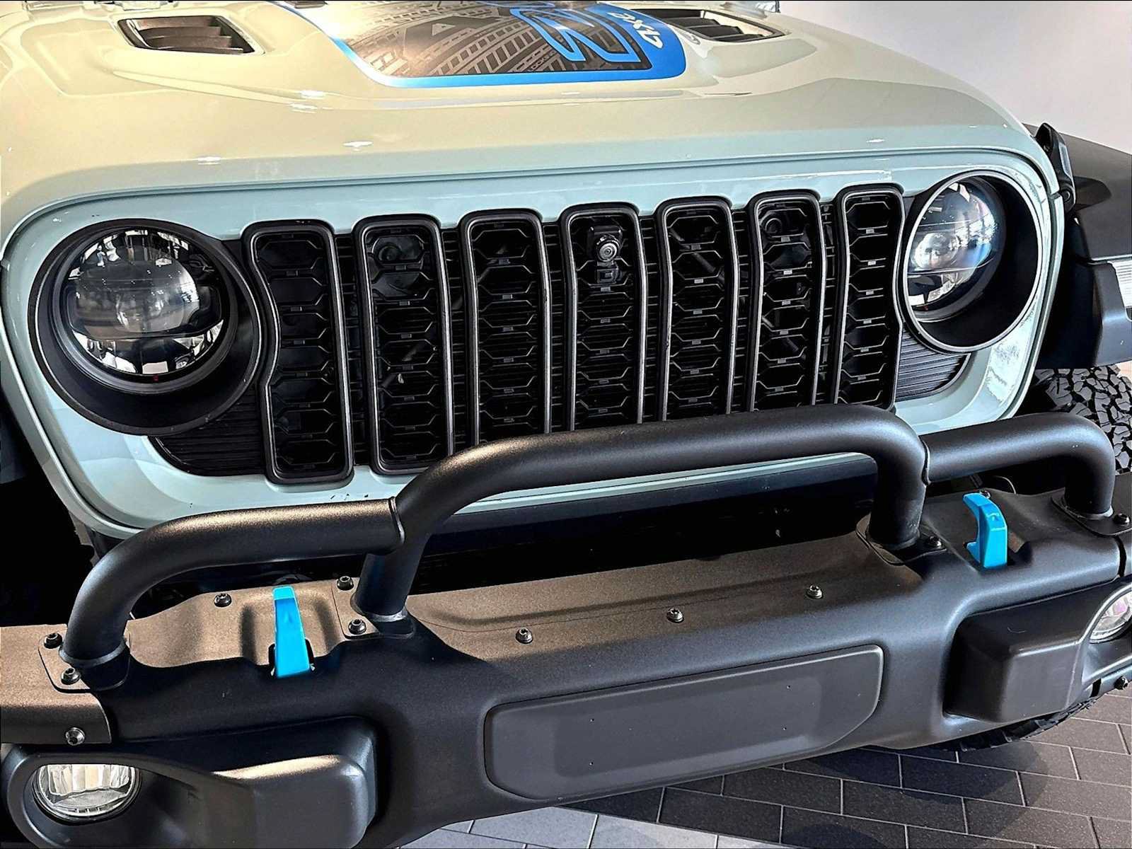 Used 2023 Jeep Wrangler Unlimited Rubicon 4xe AWD/4WD image 31