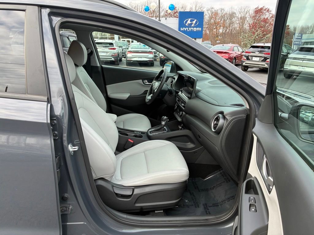 Used 2023 Hyundai Kona Limited image 21