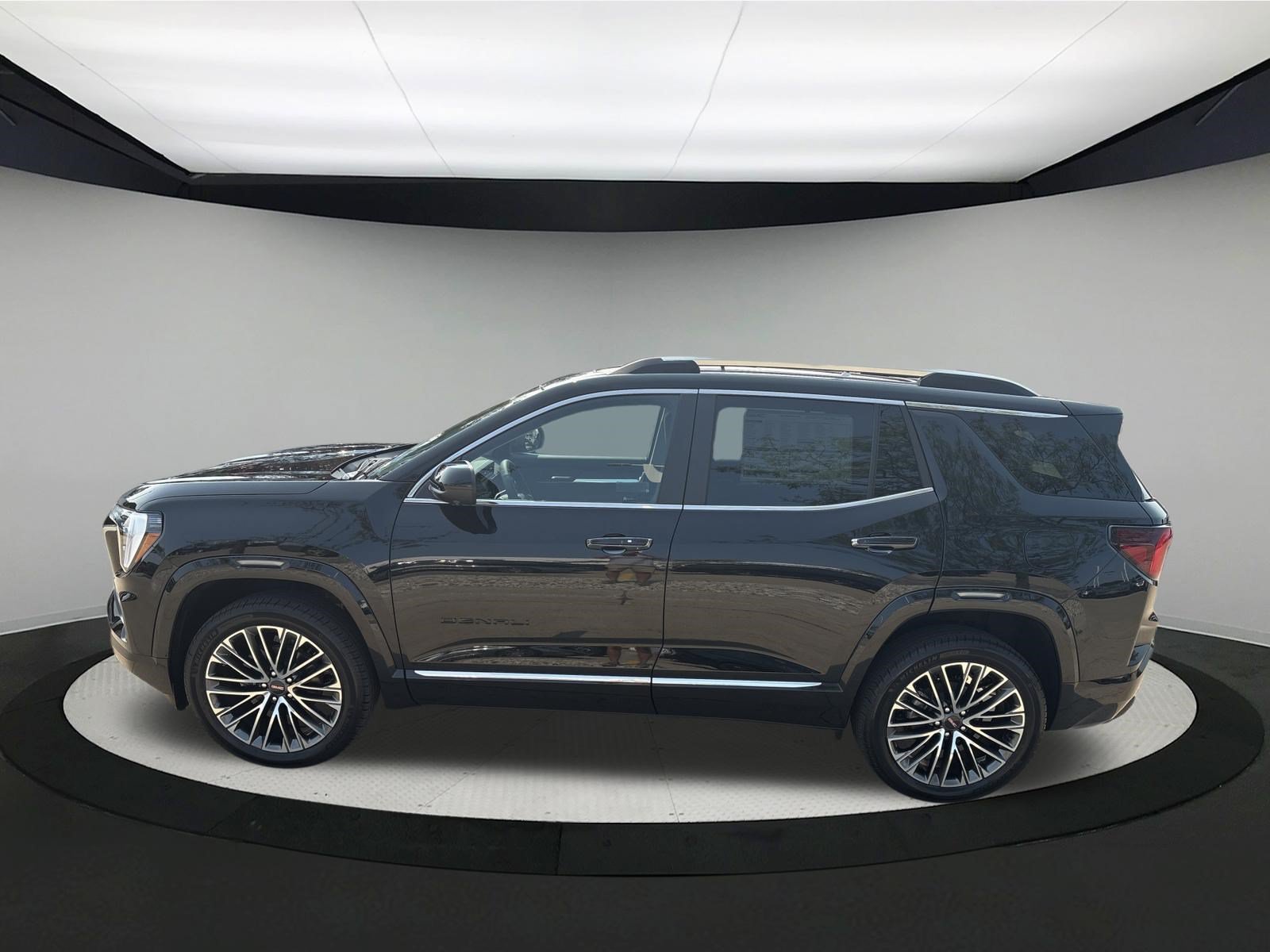 New 2027 GMC Terrain Denali w/ LPO, Black Badging Package AWD/4WD image 4