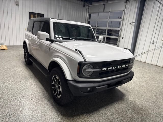 Used 2024 Ford Bronco Outer Banks AWD/4WD image 16