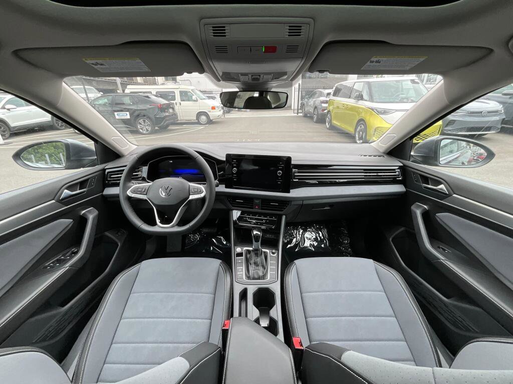 New 2026 Volkswagen Jetta SE FWD image 15