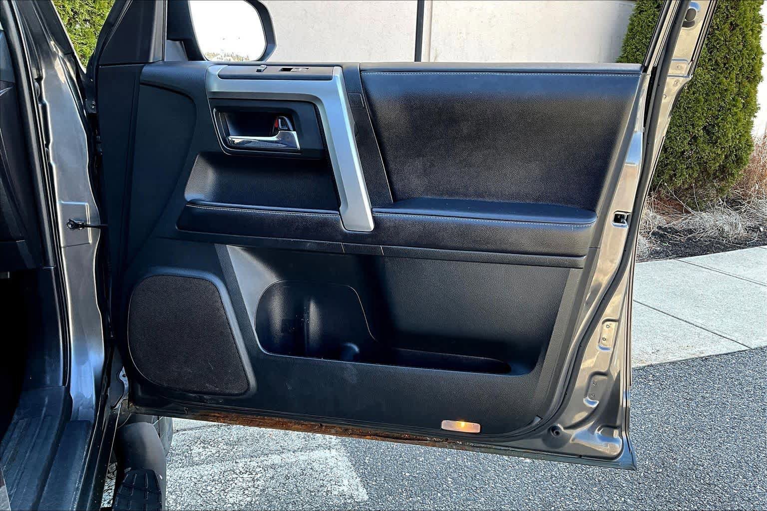 Used 2016 Toyota 4Runner SR5 image 23