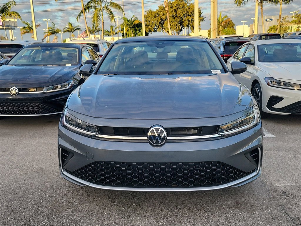 New 2025 Volkswagen Jetta SE image 2