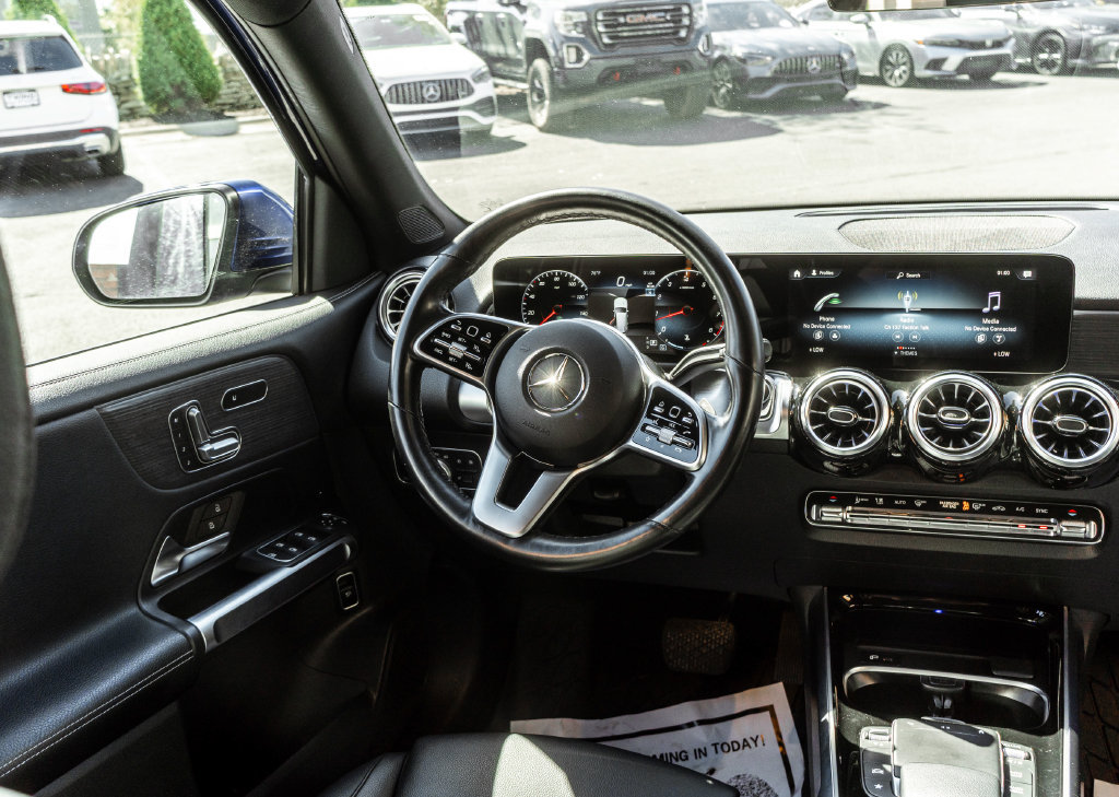 Used 2023 Mercedes-Benz GLB 250 4MATIC image 11