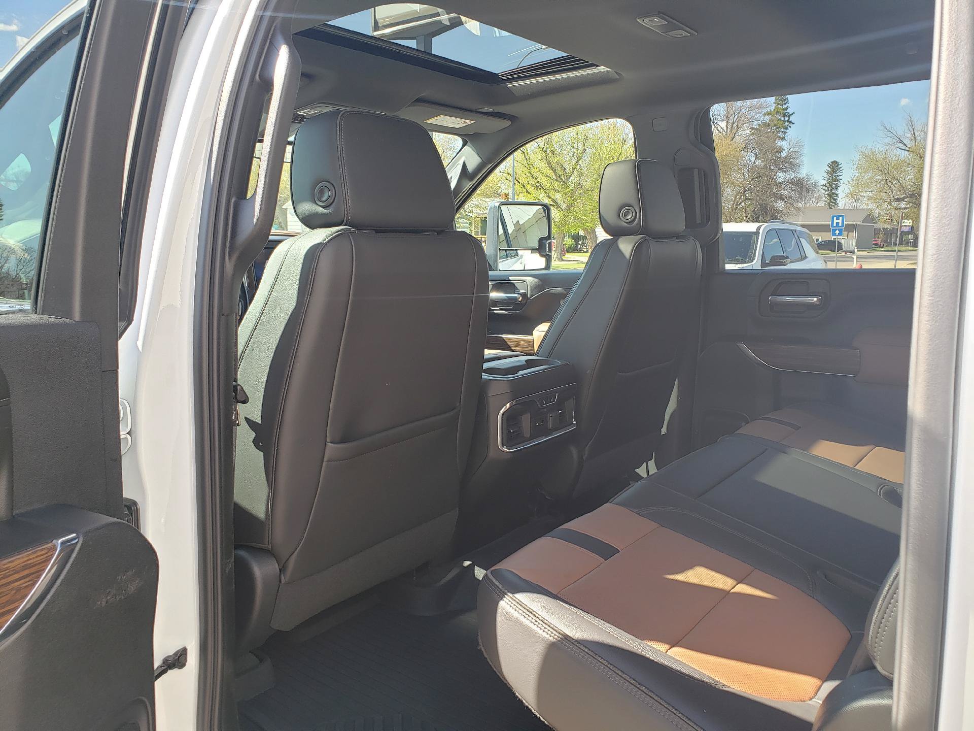 Used 2021 Chevrolet Silverado 2500 High Country w/ Z71 Off-Road Package AWD/4WD image 10