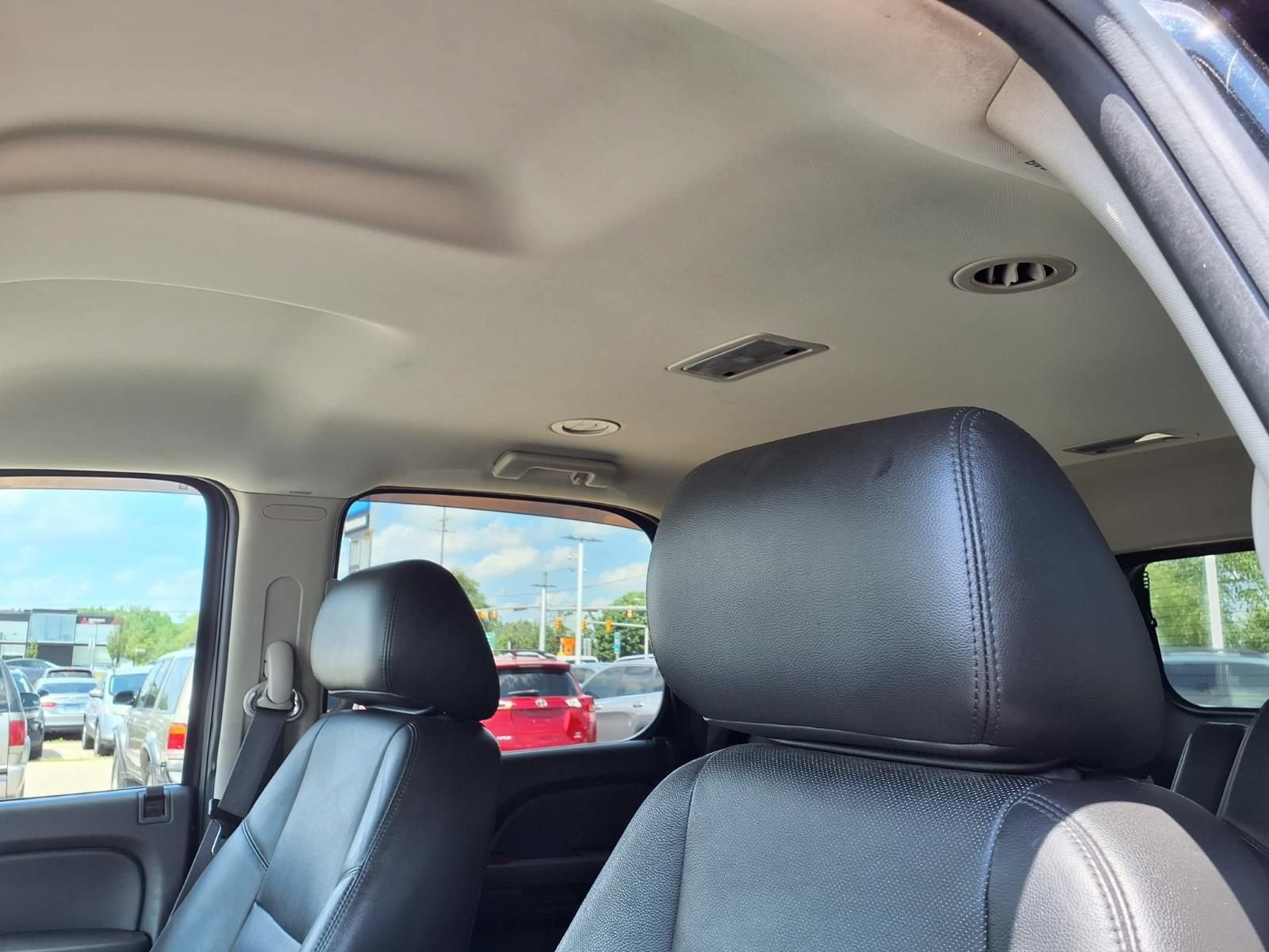 Used 2012 GMC Yukon SLT w/ SLT-2 Equipment Package AWD/4WD image 18
