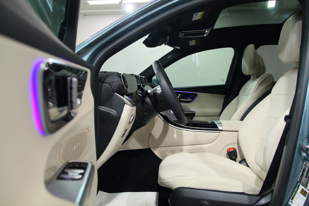 Certified 2025 Mercedes-Benz GLC 300 image 5