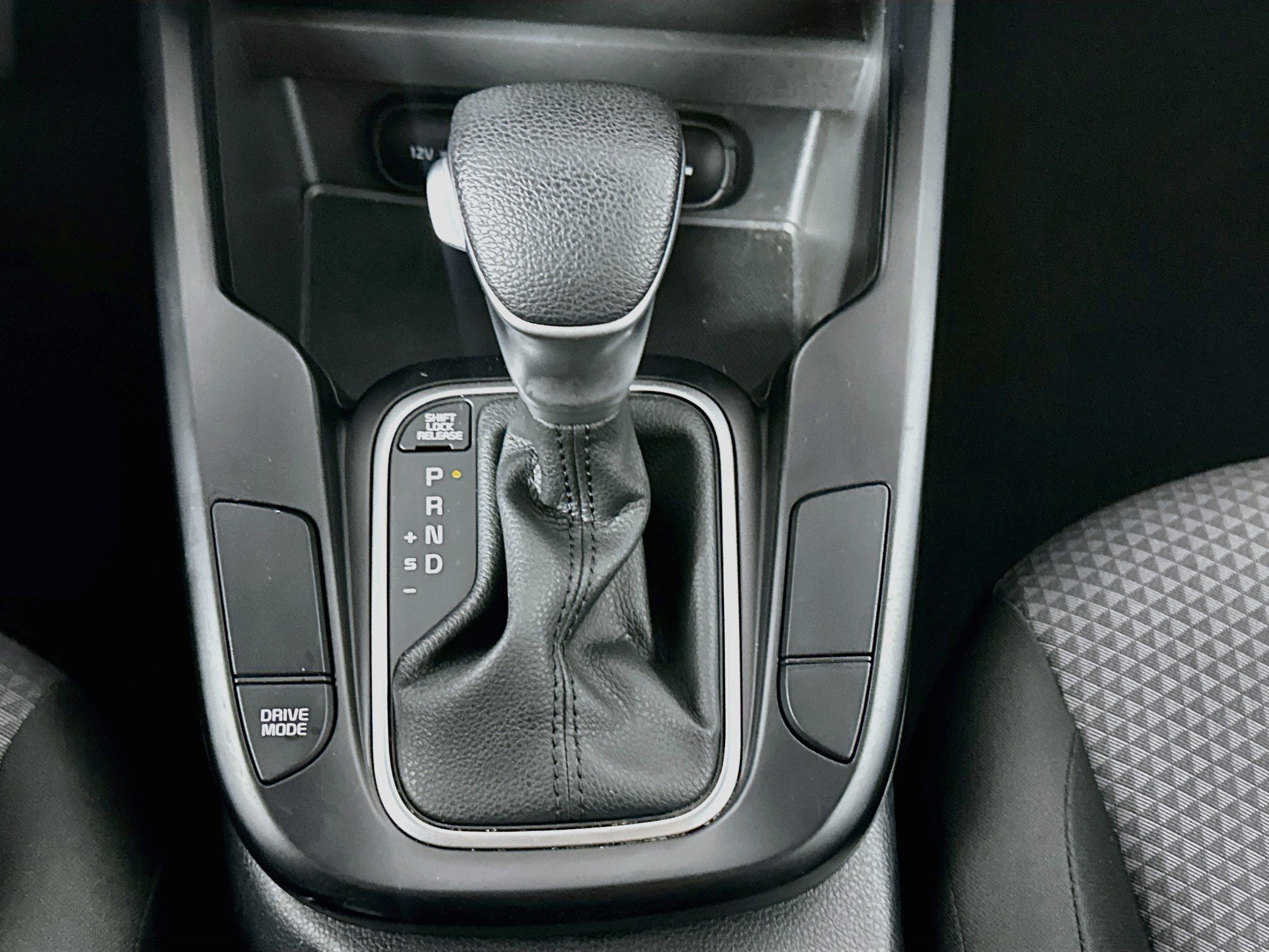 Used 2025 Kia Soul LX w/ LX Technology Package FWD image 25