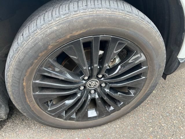 Used 2024 Toyota Venza Nightshade AWD/4WD image 9