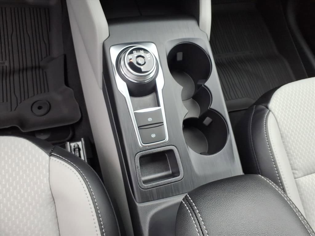 New 2025 Ford Escape SE image 16