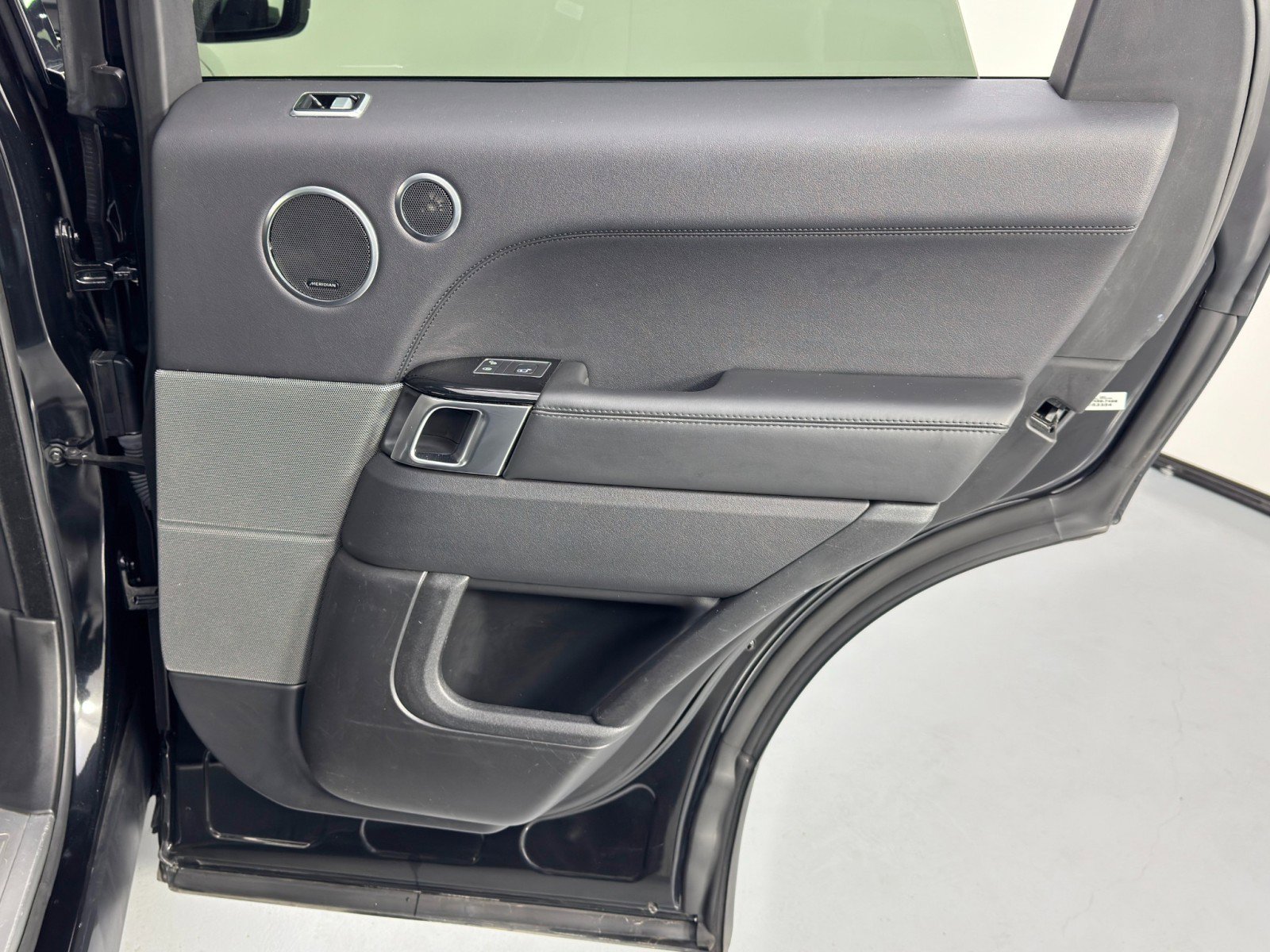 Used 2018 Land Rover Range Rover Sport HSE image 48