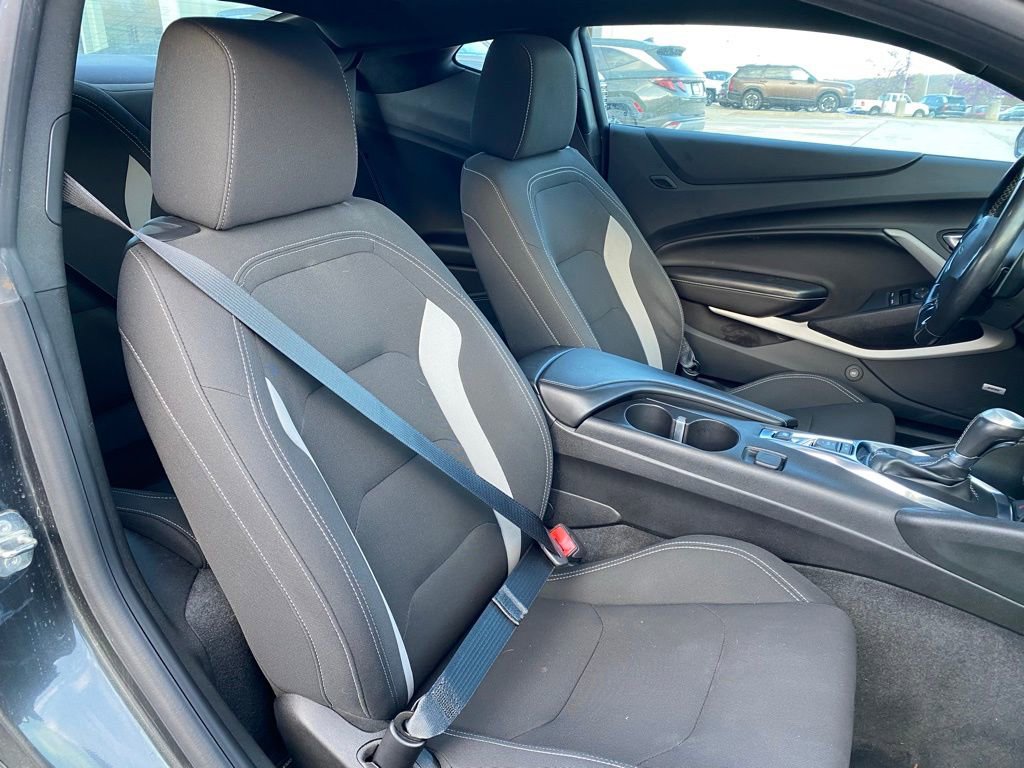 Used 2018 Chevrolet Camaro LT w/ RS Package image 29
