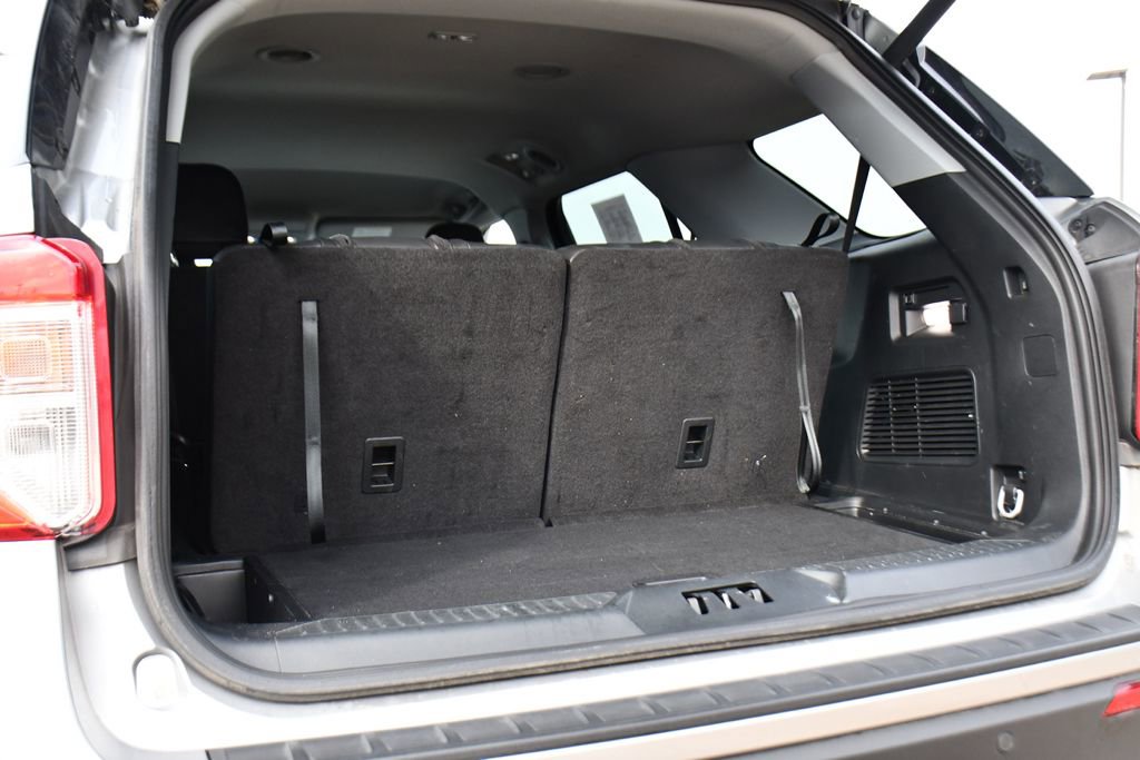 Used 2023 Ford Explorer XLT w/ Equipment Group 202A AWD/4WD image 20