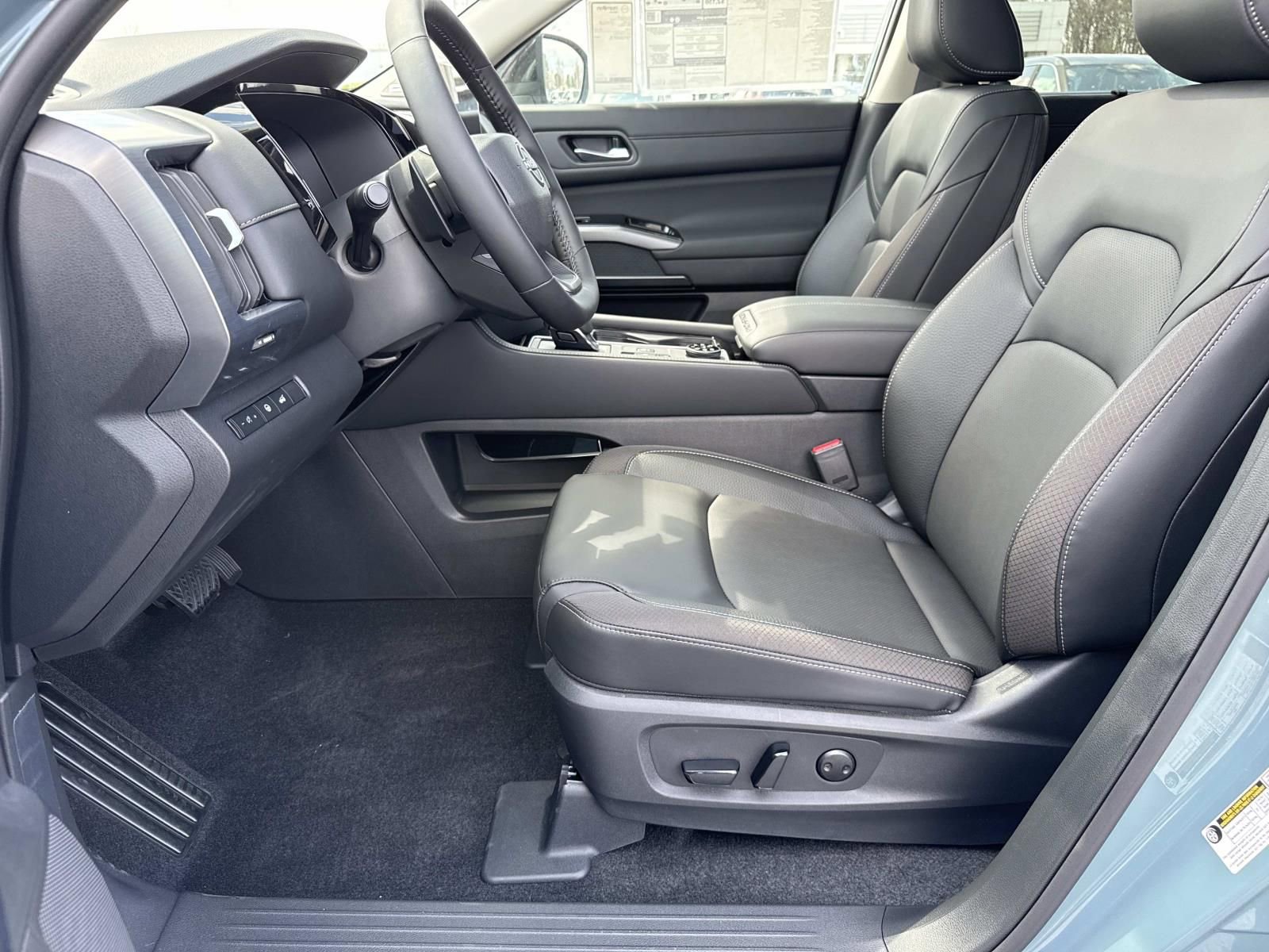 New 2026 Nissan Pathfinder SL w/ SL Premium Package image 30