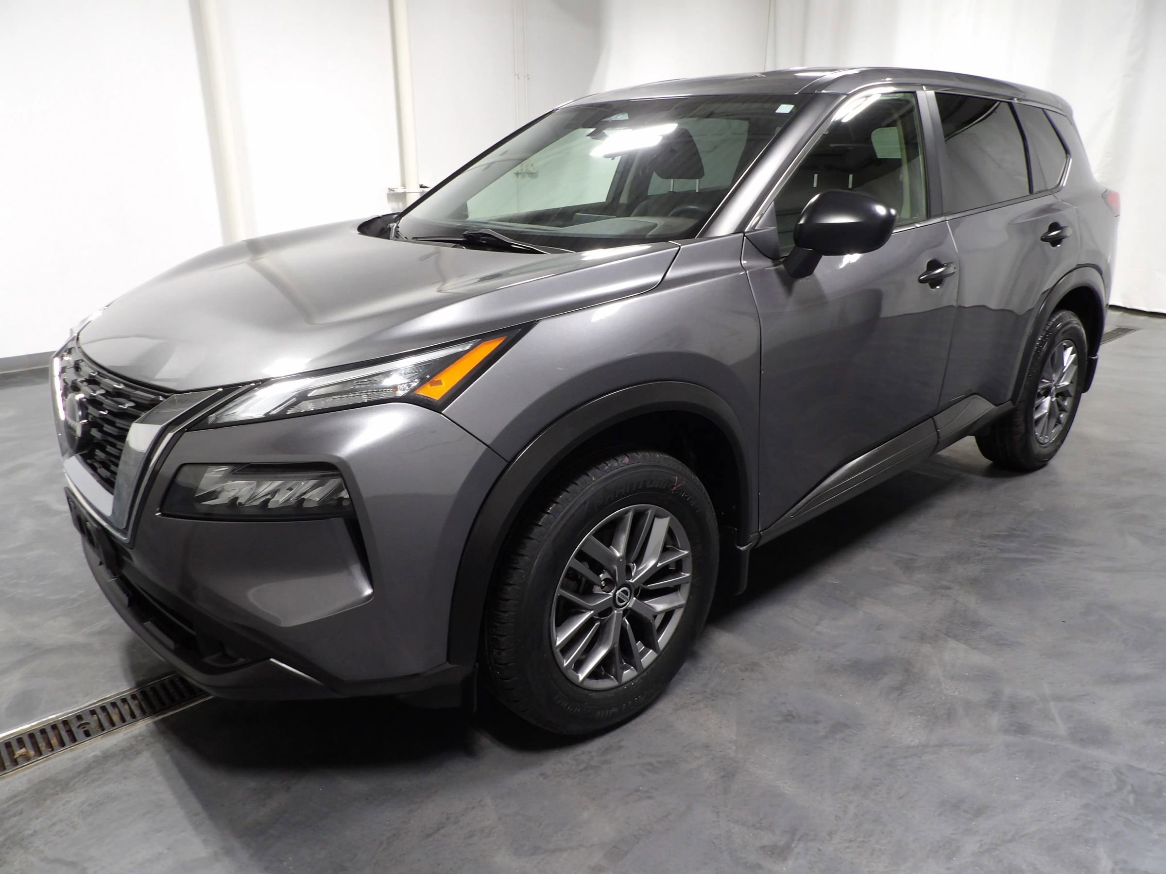 Used 2021 Nissan Rogue S AWD/4WD image 4