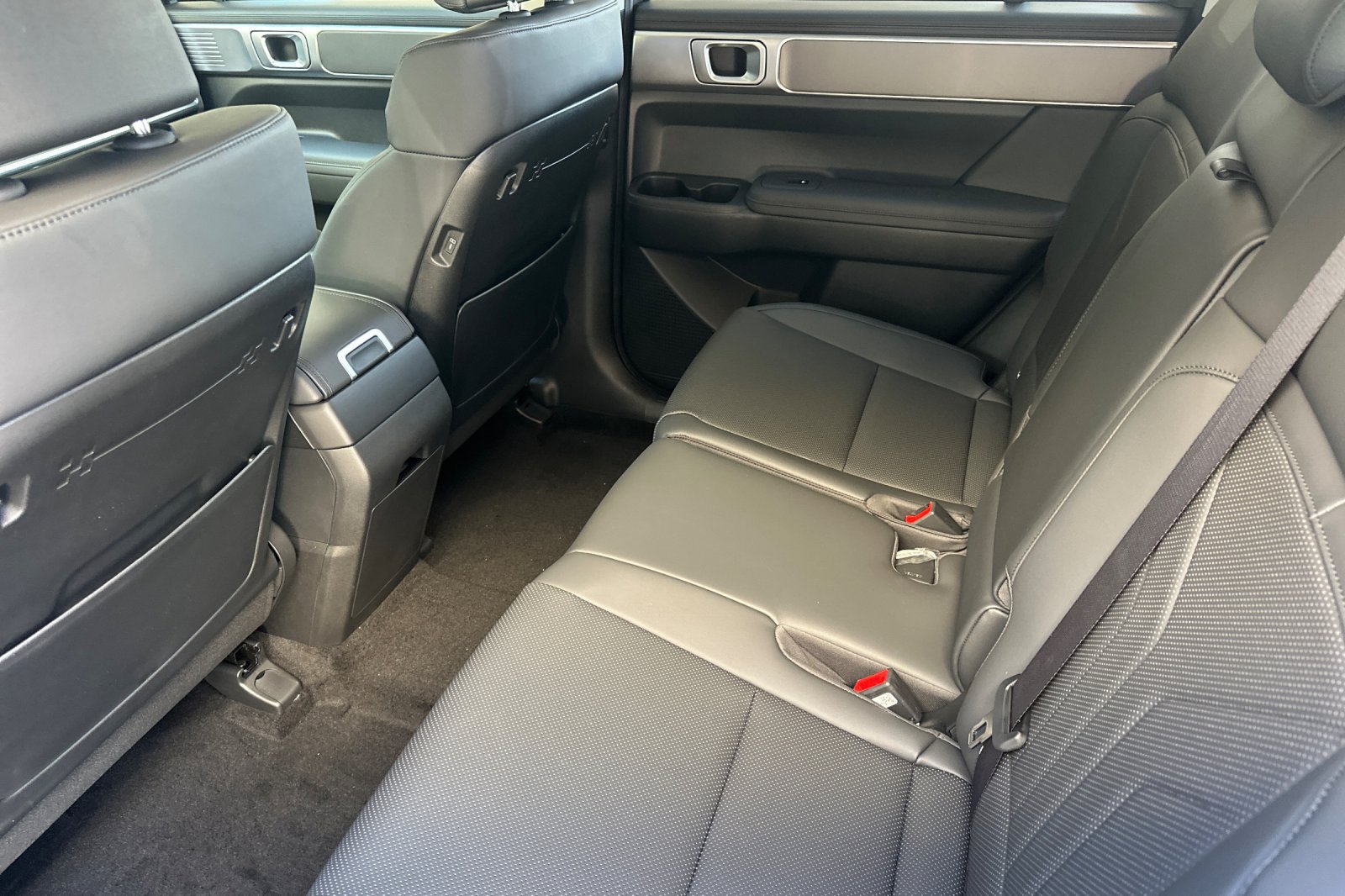 New 2027 Hyundai Santa Fe SEL FWD image 13