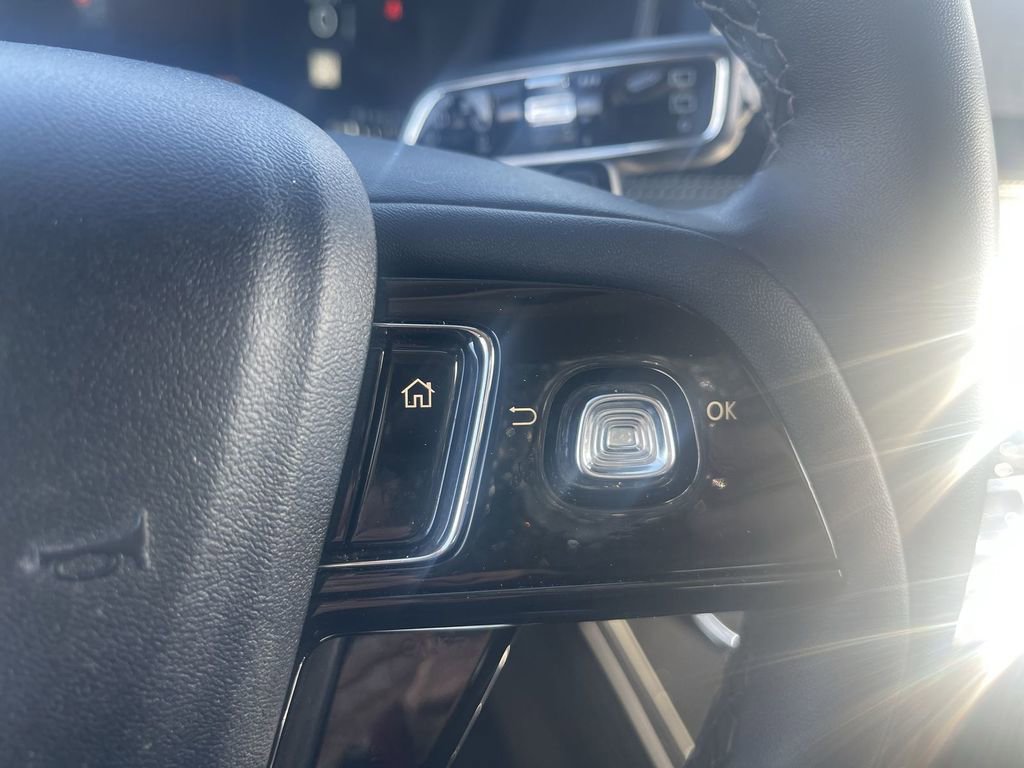 Used 2023 Lincoln Corsair AWD image 10