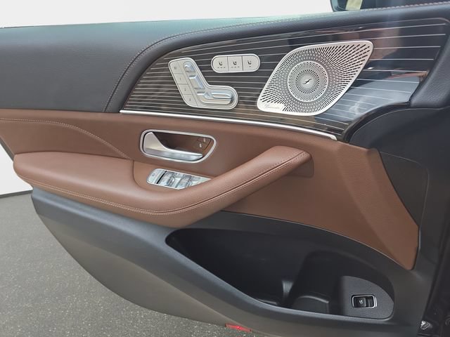 Used 2024 Mercedes-Benz GLS 450 4MATIC image 31