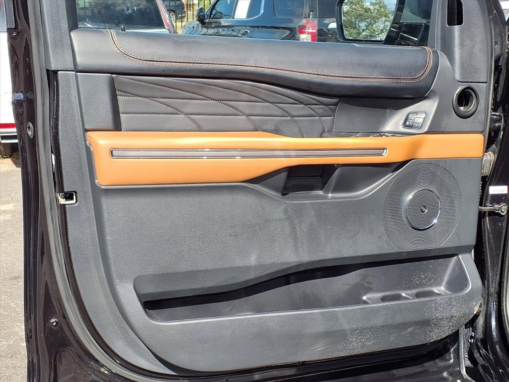Used 2023 Ford Expedition Max Platinum image 32