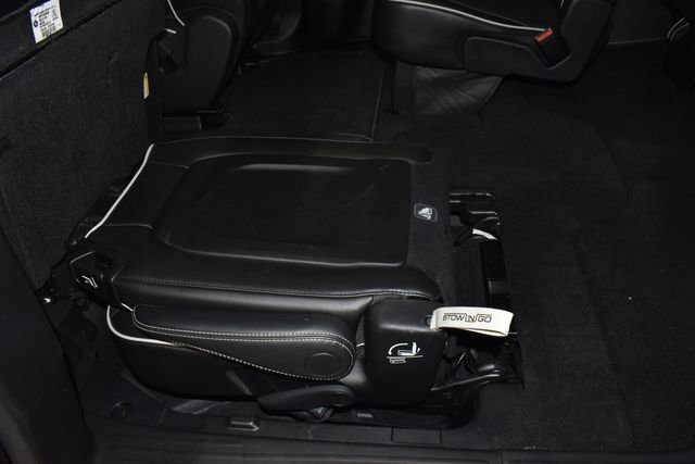 Used 2025 Chrysler Pacifica Limited image 32