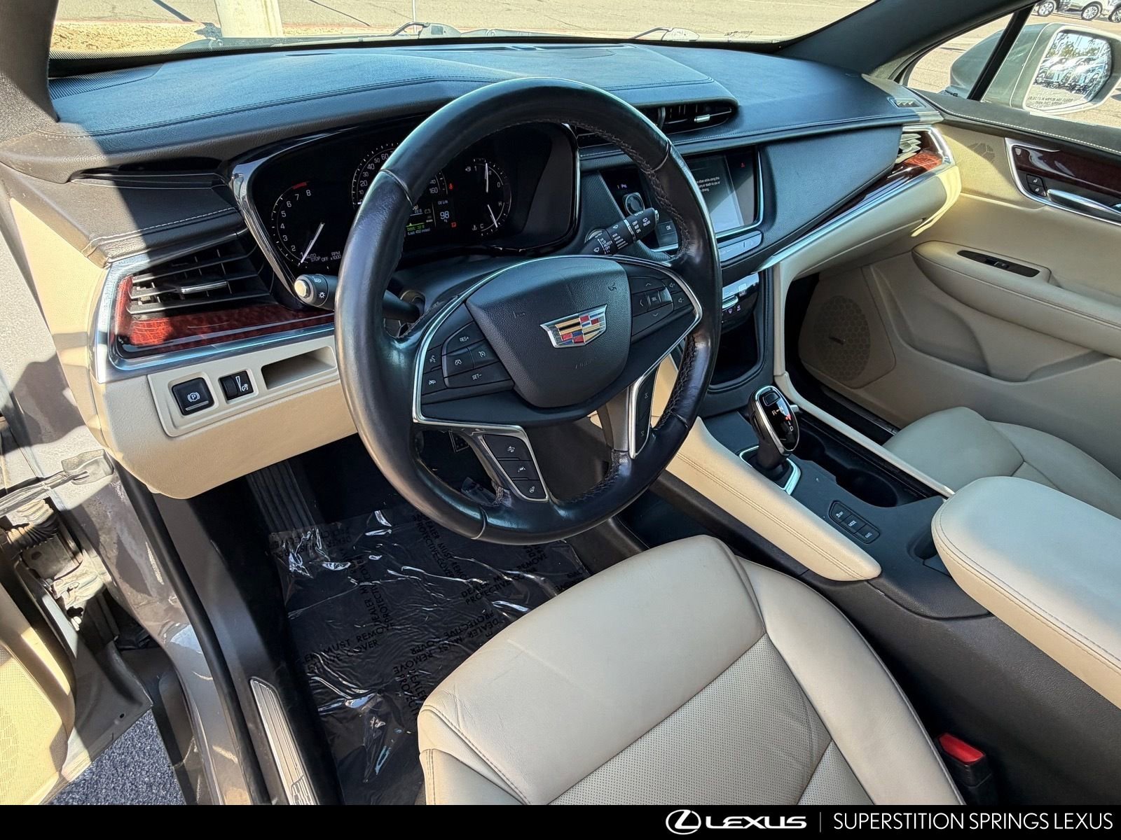 Used 2018 Cadillac XT5 Luxury w/ Driver Awareness Package image 15