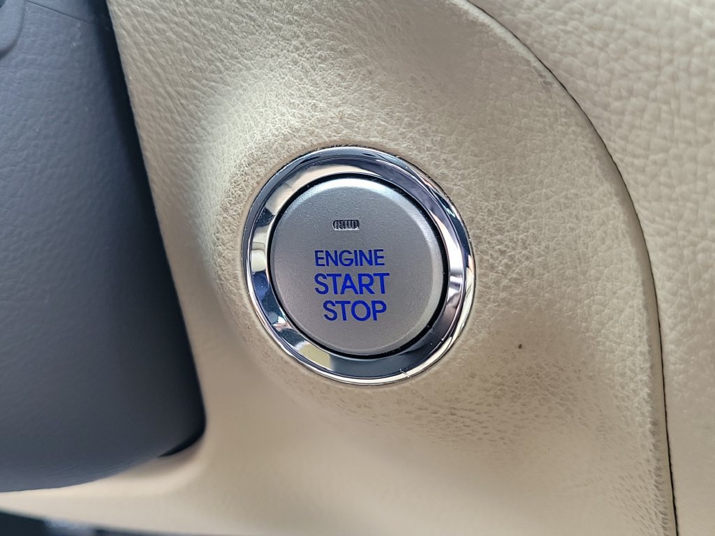 Used 2010 Hyundai Genesis 3.8 RWD image 30