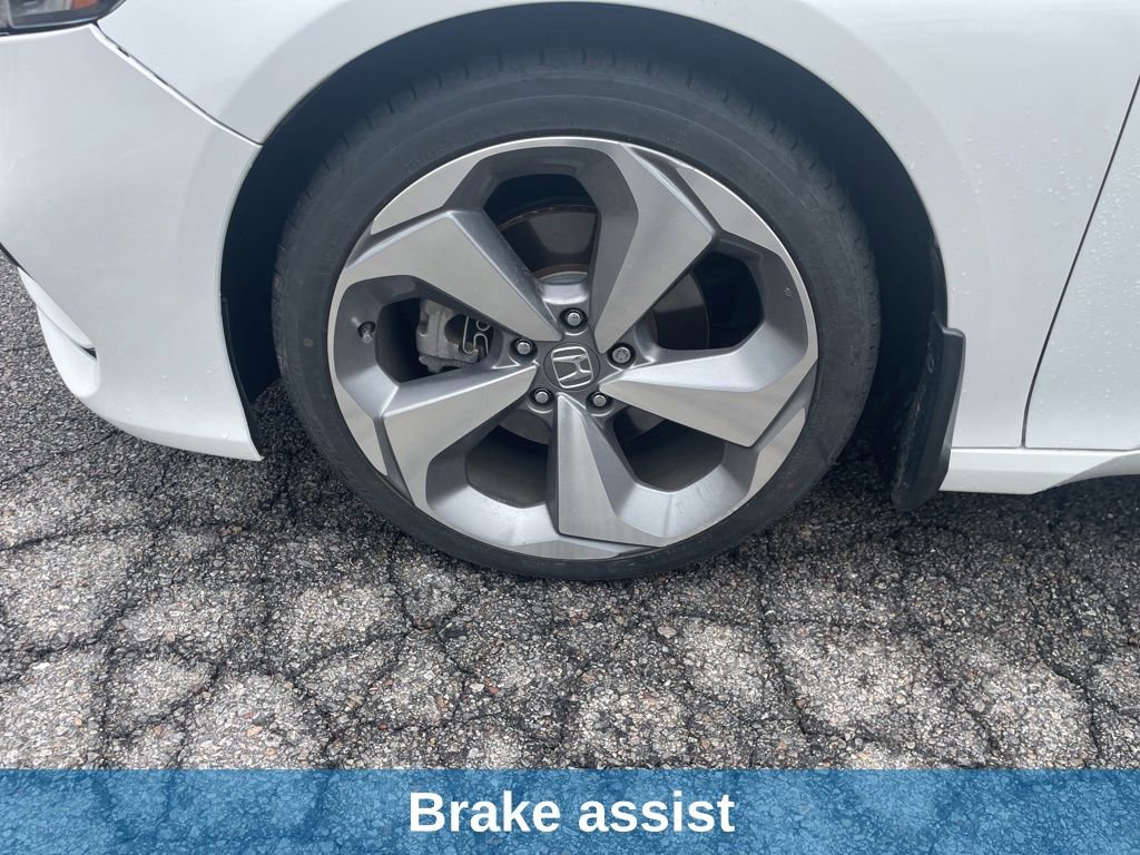 Used 2018 Honda Accord Touring image 12