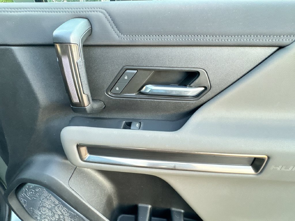 Used 2024 GMC Hummer EV 3X AWD/4WD image 32